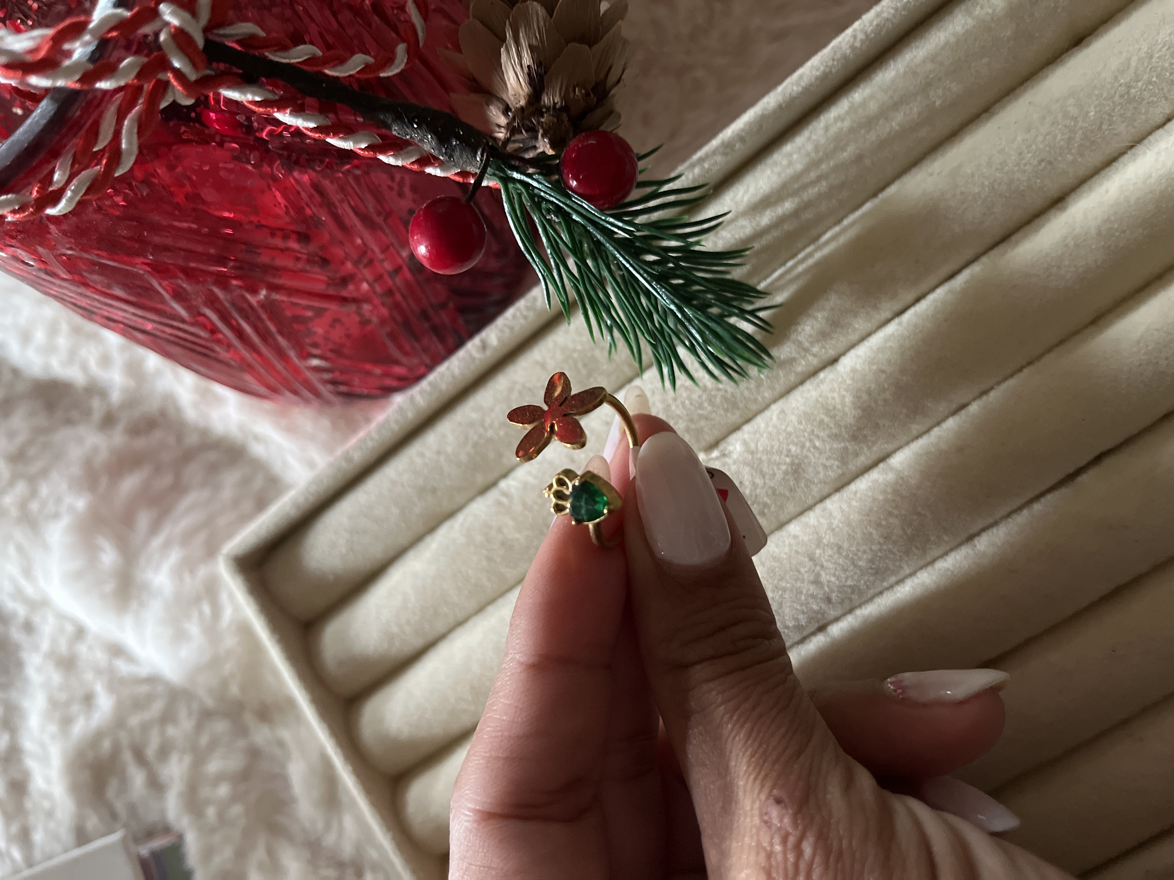 Anillo corona y flor 