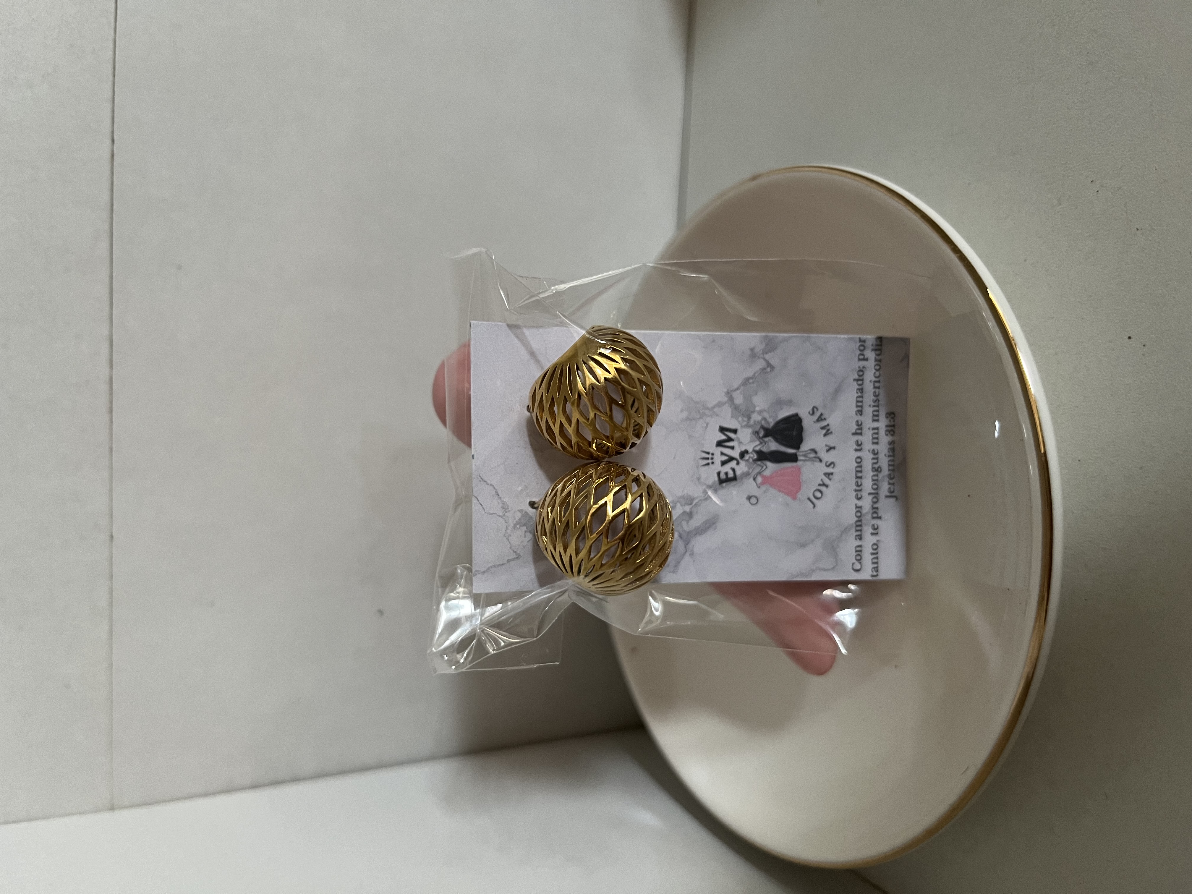 Aretes malla forma de concha 