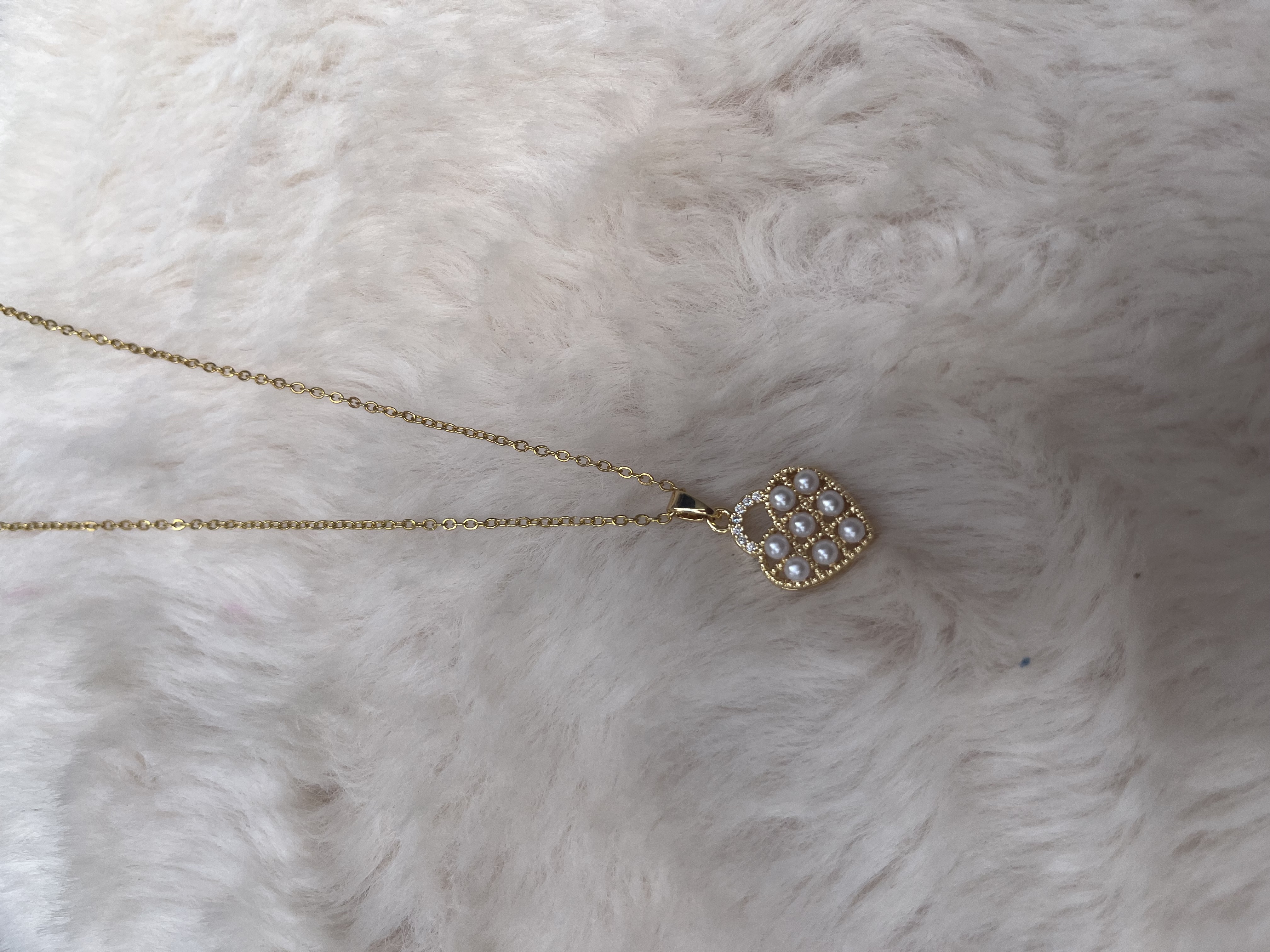 Cadena de corazón y perlas 