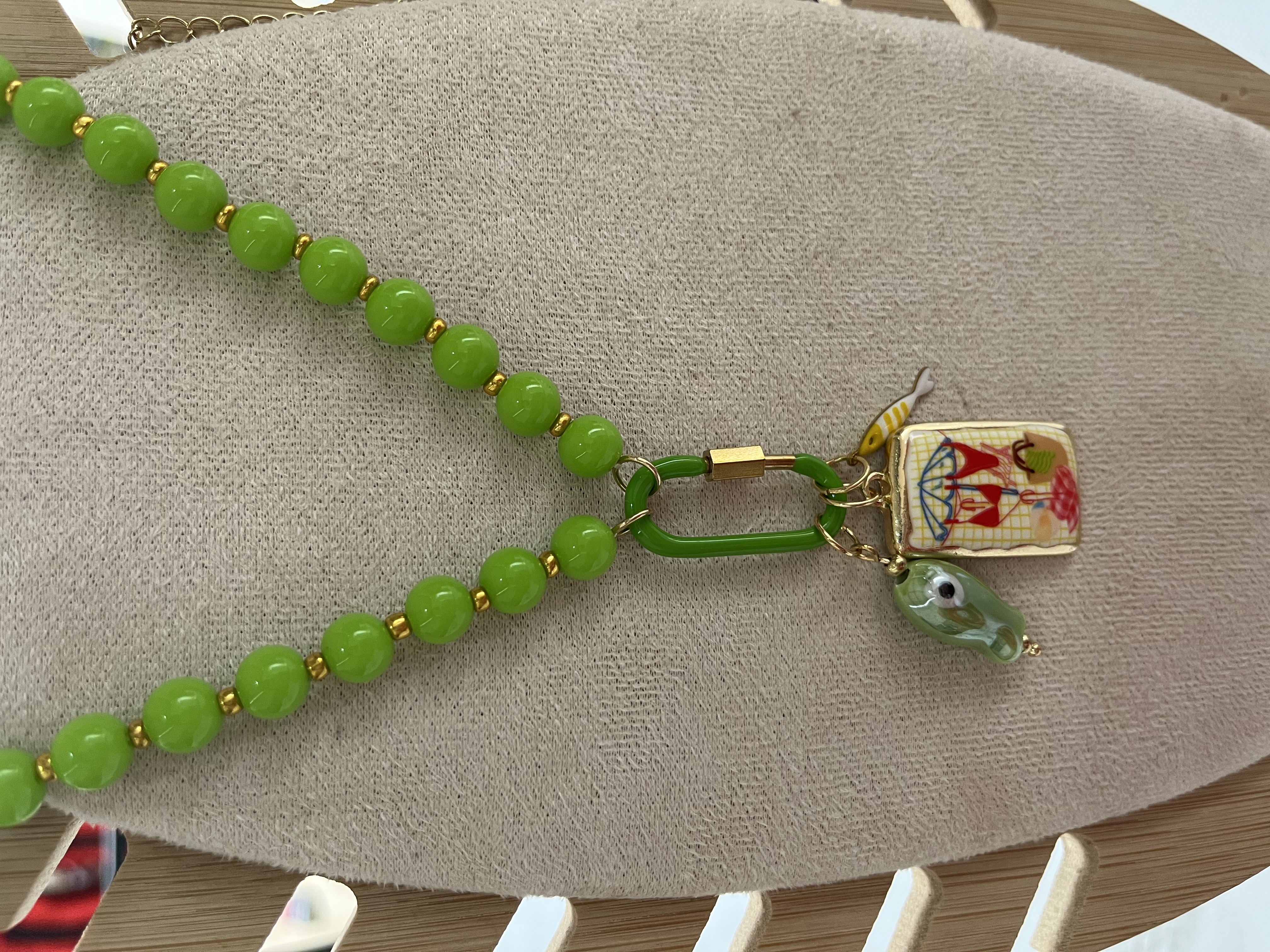 Collar en tendencia 